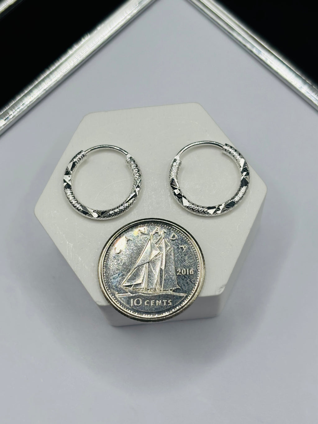 S925 Silver Diamond Cut Loop Earrings