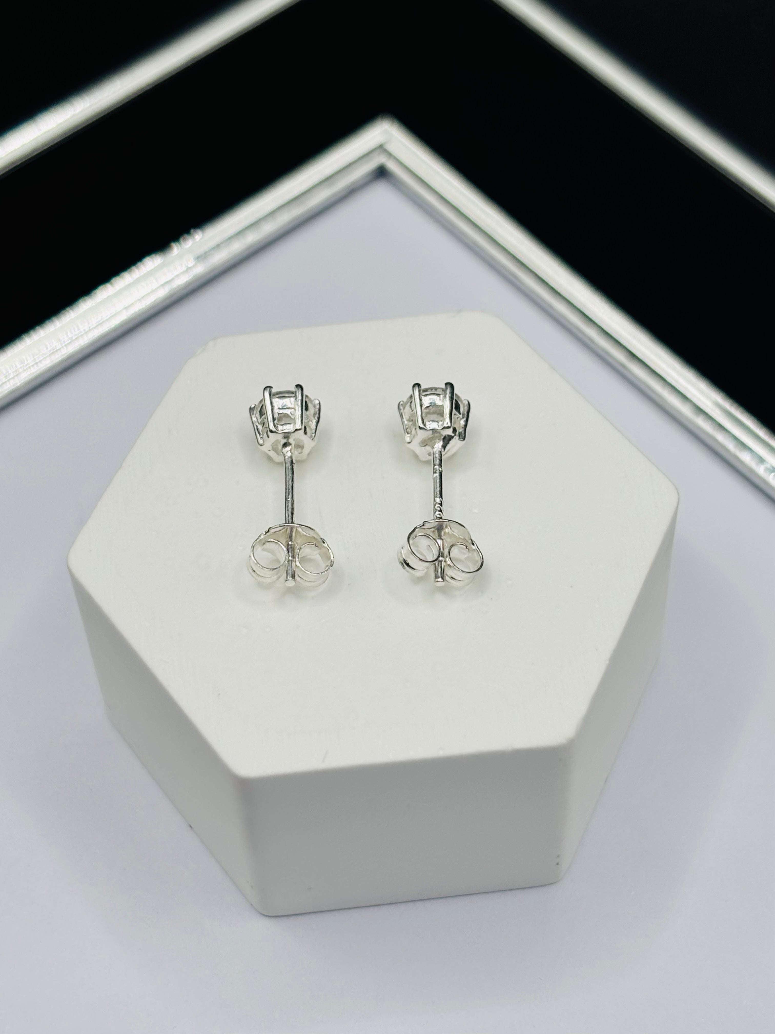 S925 Silver Round Stone Earrings 4.8 mm