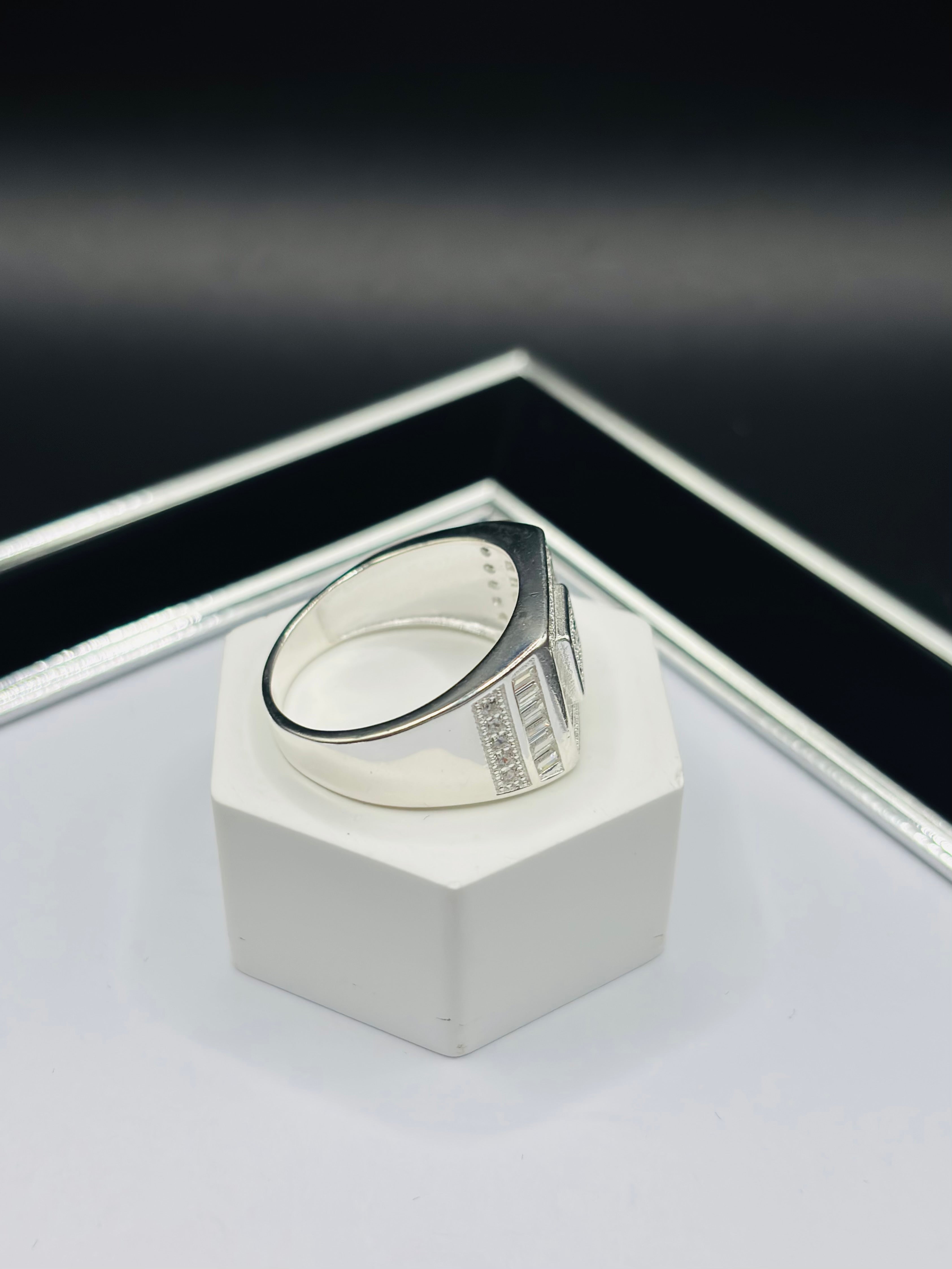S925 Silver Stone White/Black Ring