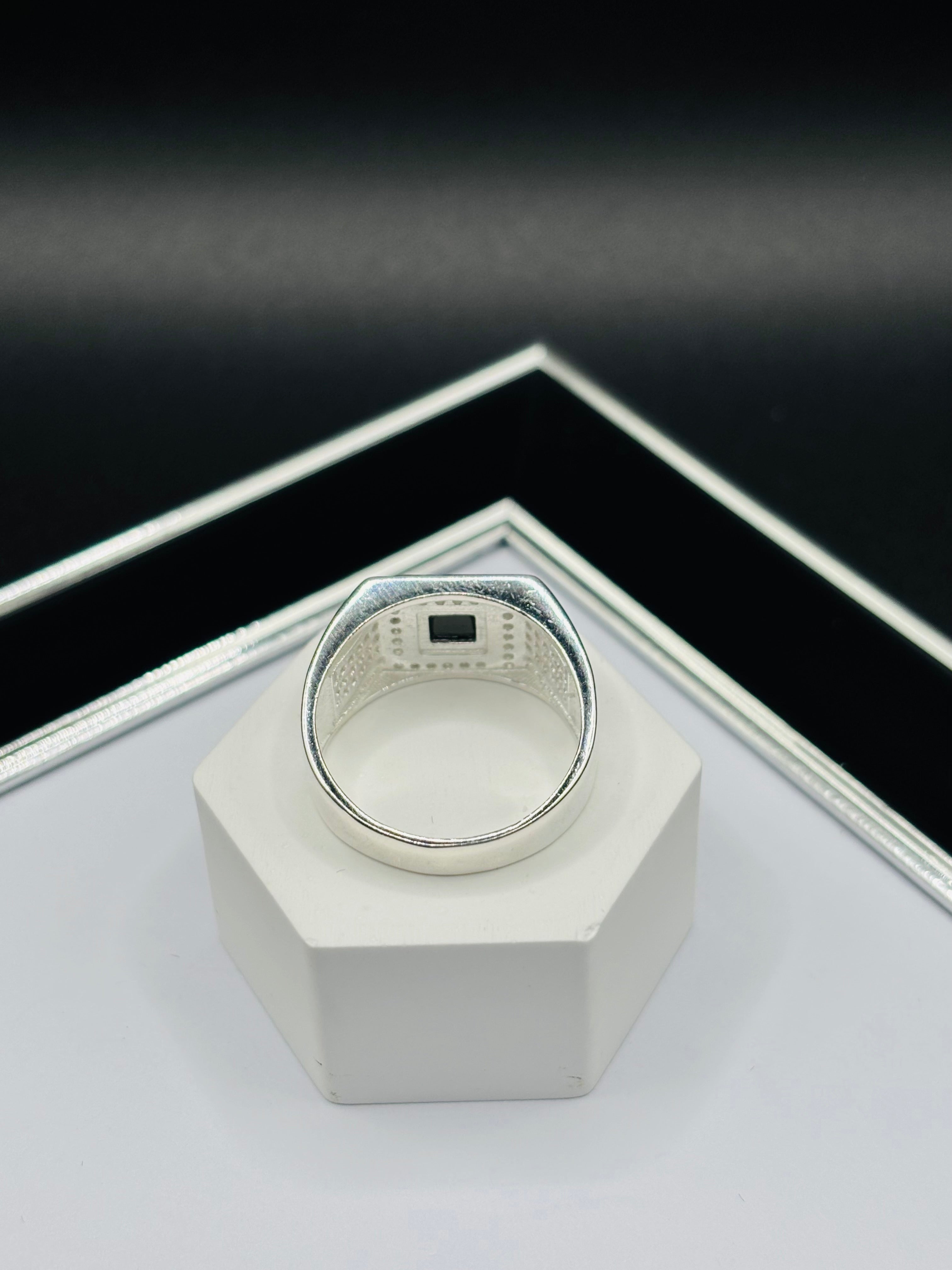 S925 Silver Stone White/Black Ring