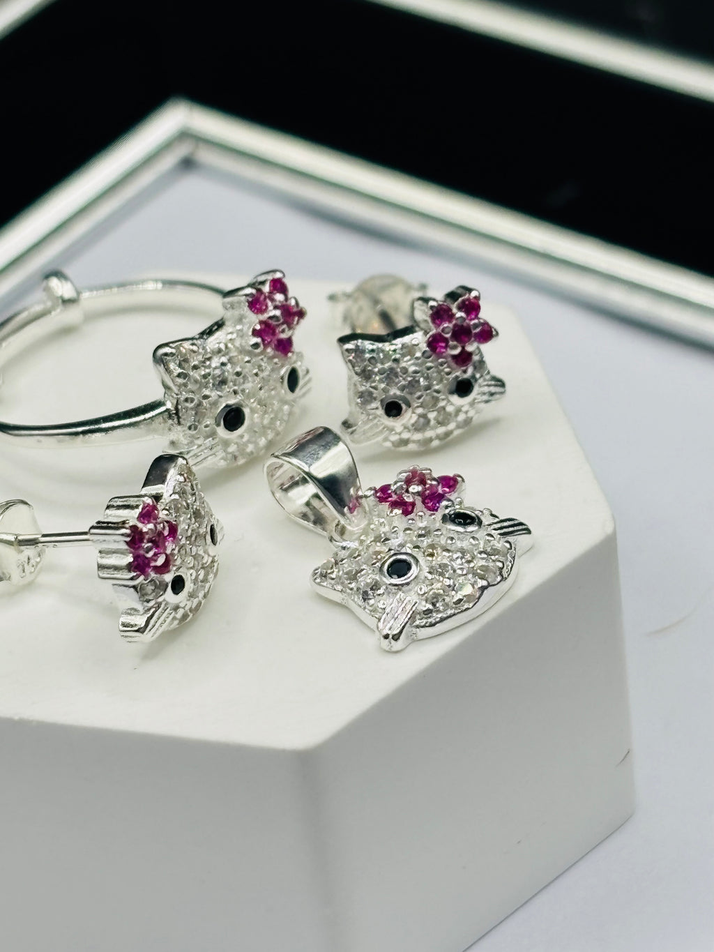 S925 Silver HK Ring, Earrings and Pendant Kids Set