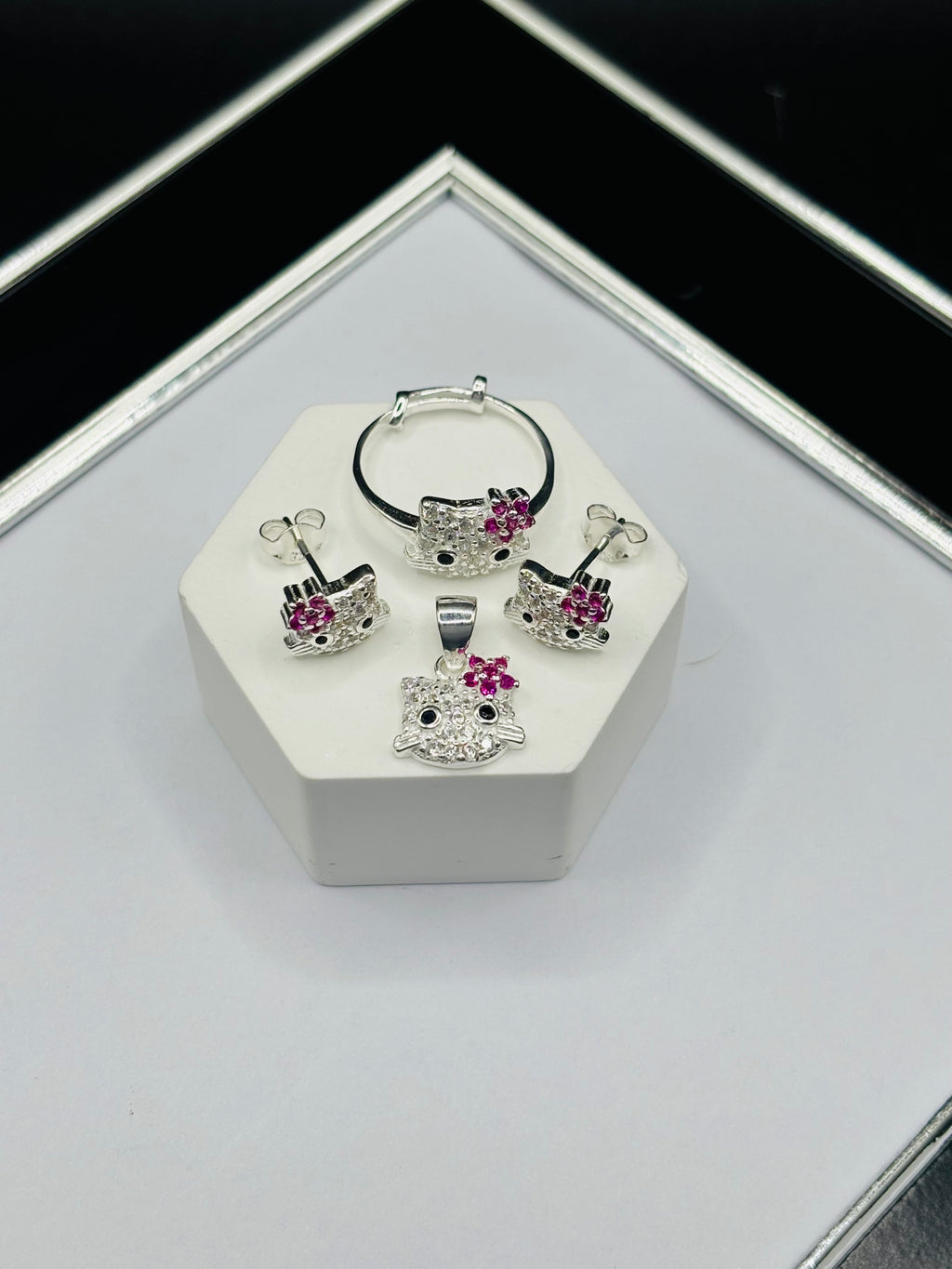 S925 Silver HK Ring, Earrings and Pendant Kids Set