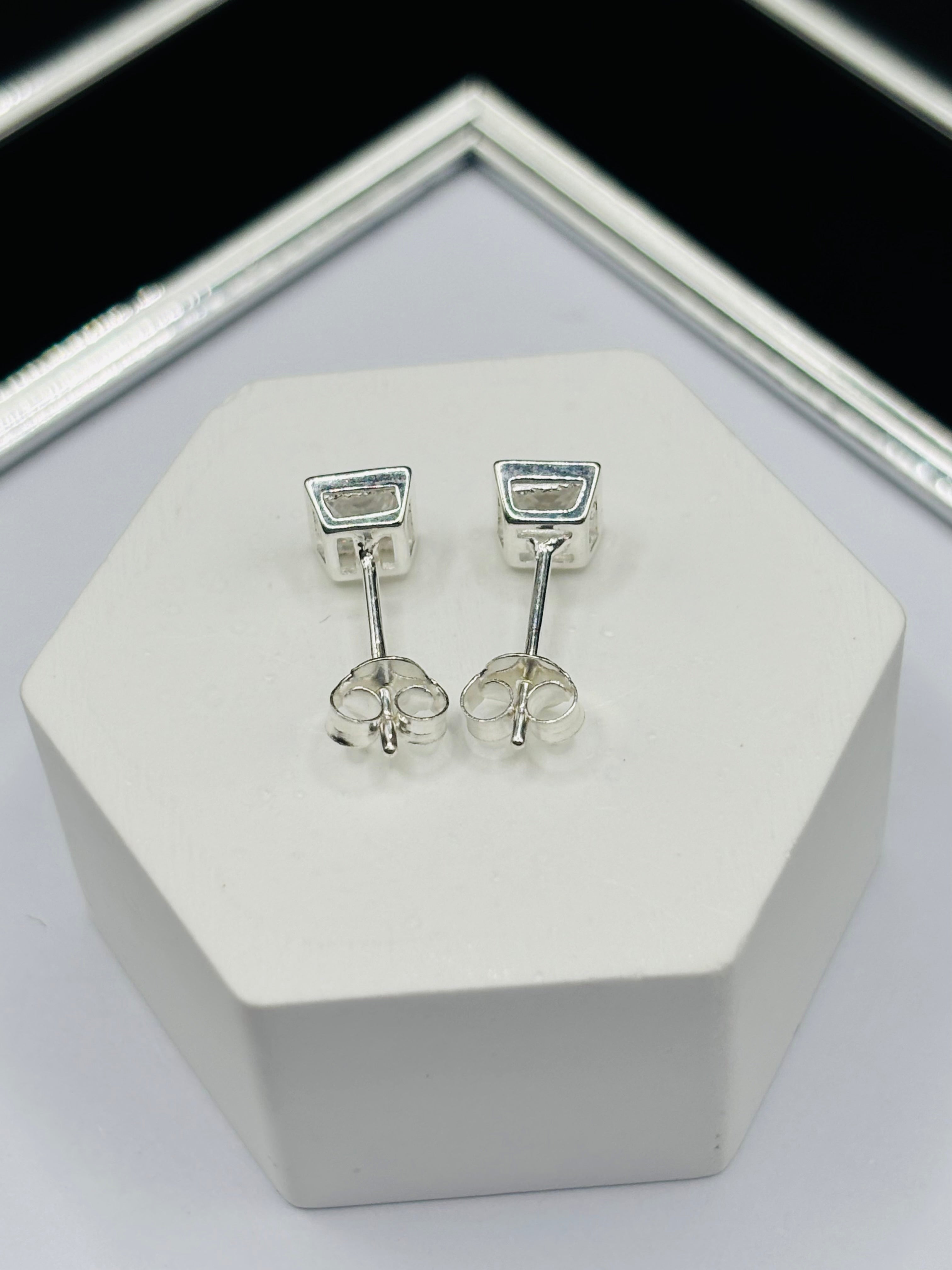 S925 Silver Square Earrings 5 mm
