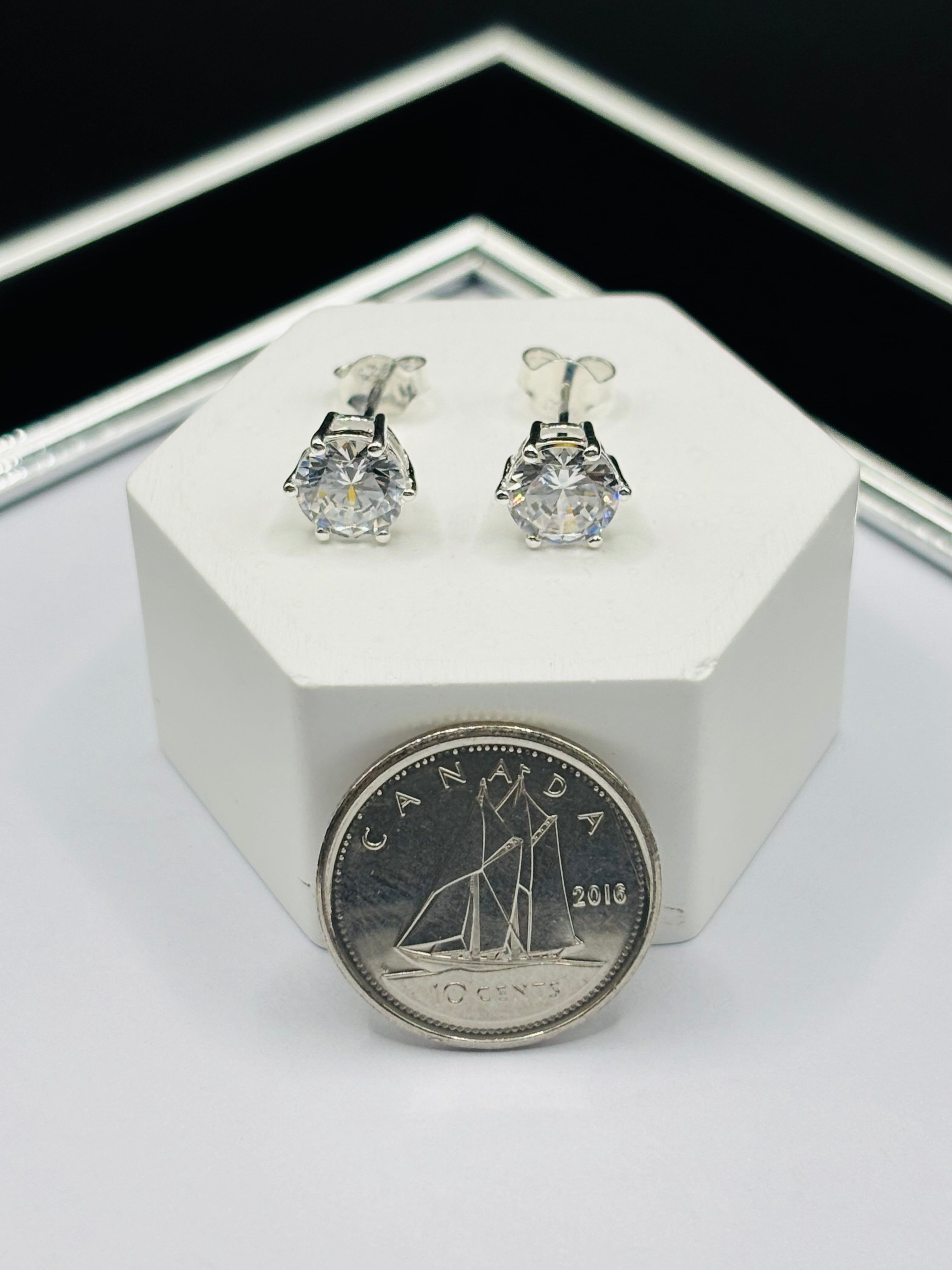 S925 Silver Round Stone Earrings 6.6 mm