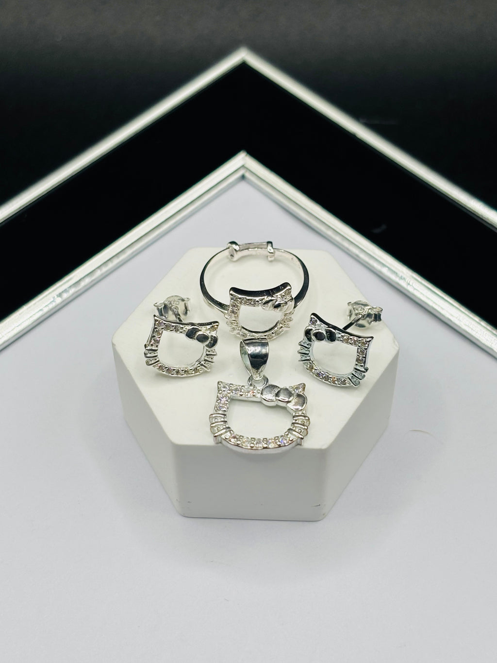 S925 Silver HK Ring, Earrings and Pendant Kids Set